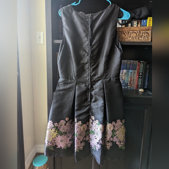 *GO*An old dress that's still kind of new - Picture 2 of 4